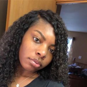 Meet your Posher, Ebony